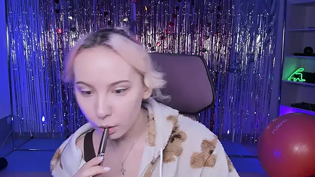 Snapshot of JasmineMilko chatting on March 2025 05:08:02 AM JasmineMilko online show from March 2025 05:08:02 AM