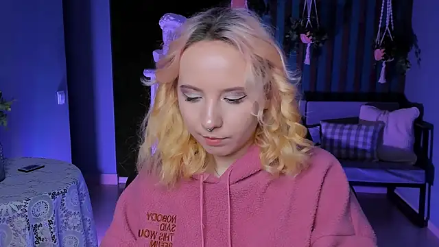 Snapshot of JasmineMilko chatting on March 2025 08:37:02 AM JasmineMilko online show from March 2025 08:37:02 AM