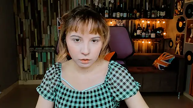 Snapshot of JasmineMilko chatting on October 2025 05:06:01 AM JasmineMilko online show from October 2025 05:06:01 AM