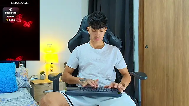  CamiloBass online show from May 2026 08:25:01 PM