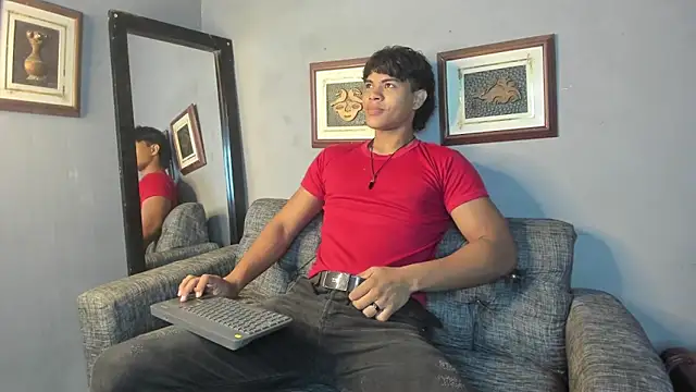 Snapshot of johan_beley_ chatting on December 2024 02:22:01 PM johan beley online show from December 2024 02:22:01 PM