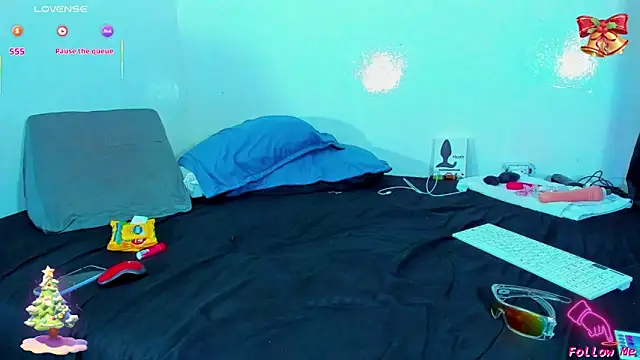 Piggy Eddy online show from December 2025 01:47:01 AM