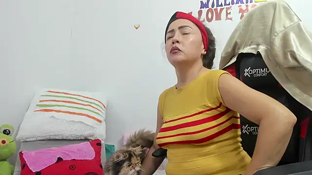 GatitaSexy Hotwet4u online show from October 2025 11:01:02 PM