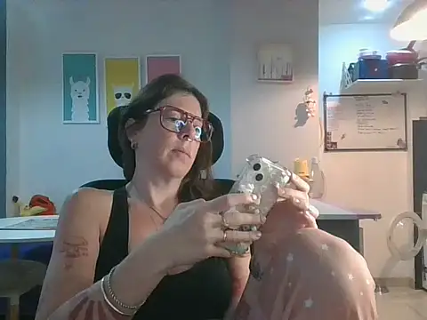 Snapshot of Calentandote chatting on October 2025 09:41:01 AM Calentandote online show from October 2025 09:41:01 AM