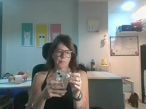 Snapshot of Calentandote chatting on October 2025 07:41:01 AM Calentandote online show from October 2025 07:41:01 AM