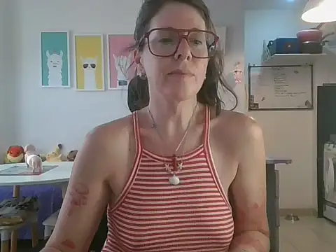 Snapshot of Calentandote chatting on October 2025 08:31:02 PM Calentandote online show from October 2025 08:31:02 PM