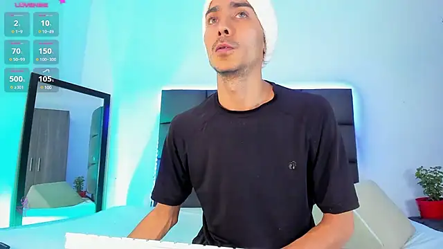 Snapshot of steven_hott8 chatting on February 2025 06:19:02 PM steven hott8 online show from February 2025 06:19:02 PM