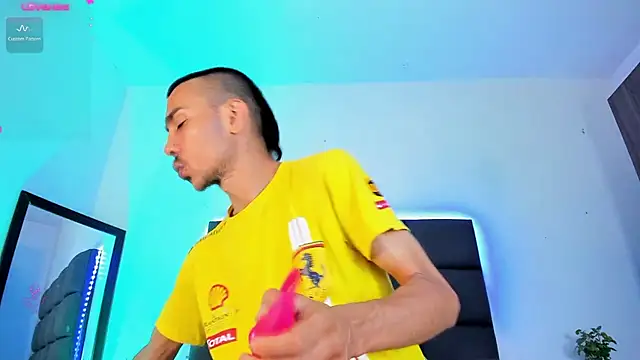 Snapshot of steven_hott8 chatting on March 2025 07:45:02 PM steven hott8 online show from March 2025 07:45:02 PM