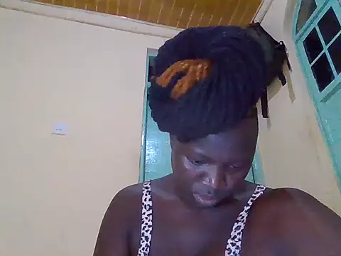Snapshot of Prety_petty chatting on February 2025 07:35:01 PM Prety petty online show from February 2025 07:35:01 PM