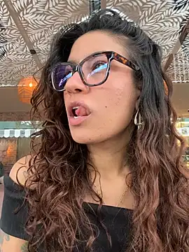 Snapshot of ValeriEvan chatting on September 2025 08:10:01 PM ValeriEvan online show from September 2025 08:10:01 PM