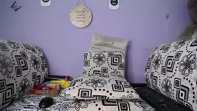 Snapshot of Michell_02_ chatting on December 2024 03:44:02 PM Michell 02 online show from December 2024 03:44:02 PM