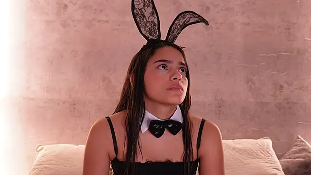 Snapshot of Nicky_and_Blake chatting on October 2025 08:54:02 PM Nicky and Blake online show from October 2025 08:54:02 PM