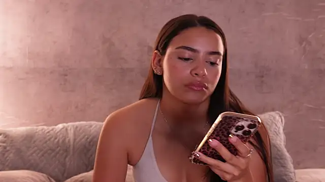 Snapshot of Nicky_and_Blake chatting on November 2025 05:00:01 PM Nicky and Blake online show from November 2025 05:00:01 PM