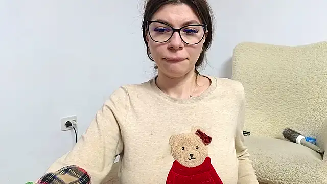 Jullyenn3 online show from January 2025 07:58:02 PM