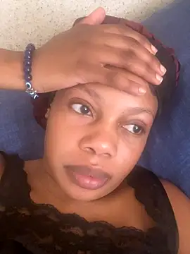 NAUGHTYSHALOTXX online show from October 2025 07:39:01 AM