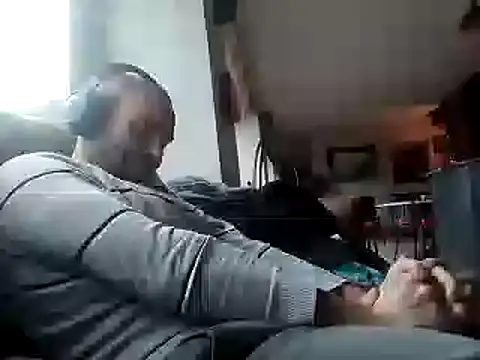 Snapshot of DrbigdickUK chatting on January 2025 02:04:01 PM DrbigdickUK online show from January 2025 02:04:01 PM