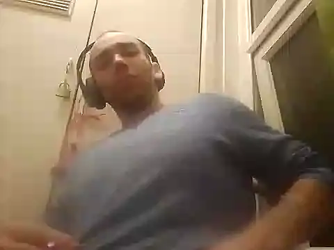 Snapshot of DrbigdickUK chatting on February 2025 08:25:01 PM DrbigdickUK online show from February 2025 08:25:01 PM