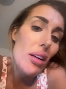 UKSYDNEYFOX online show from February 2025 09:47:01 PM