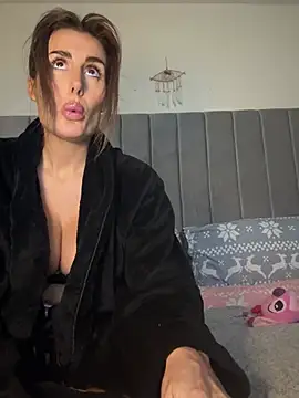 UKSYDNEYFOX online show from March 2025 03:07:01 PM