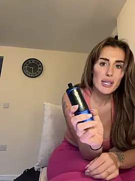 UKSYDNEYFOX online show from March 2025 05:43:02 PM