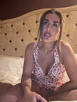 UKSYDNEYFOX online show from March 2025 05:38:02 PM