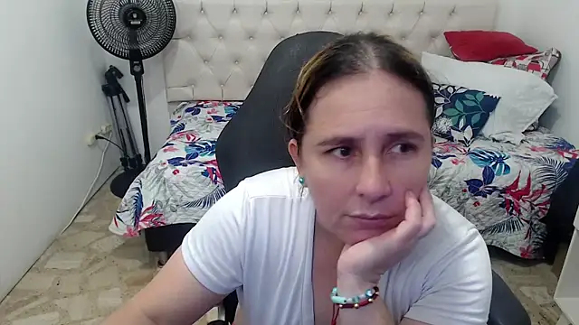 victoria jones online show from March 2026 02:06:02 PM