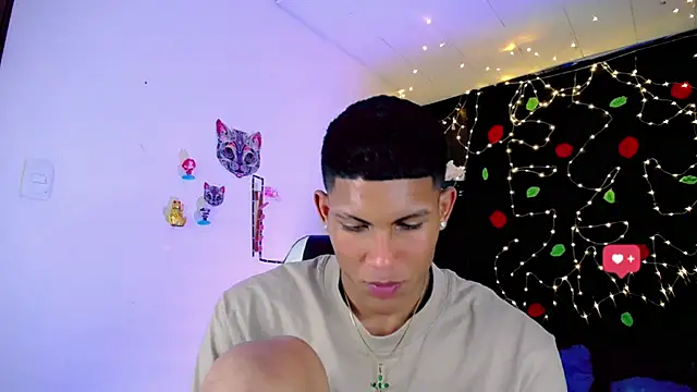 Snapshot of Damian_latinxxx chatting on December 2024 09:14:02 AM Damian latinxxx online show from December 2024 09:14:02 AM