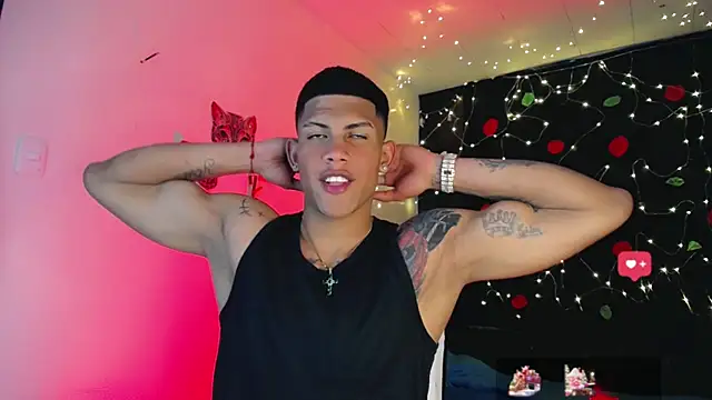 Snapshot of Damian_latinxxx chatting on December 2024 02:56:02 AM Damian latinxxx online show from December 2024 02:56:02 AM