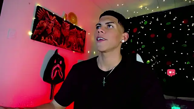 Snapshot of Damian_latinxxx chatting on December 2024 05:44:01 AM Damian latinxxx online show from December 2024 05:44:01 AM