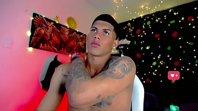 Snapshot of Damian_latinxxx chatting on January 2025 08:39:01 AM Damian latinxxx online show from January 2025 08:39:01 AM