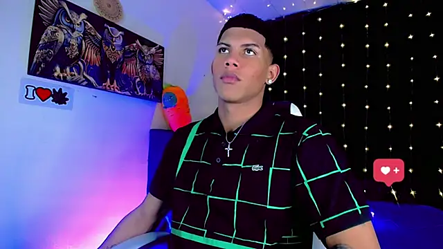 Snapshot of Damian_latinxxx chatting on January 2025 02:54:01 AM Damian latinxxx online show from January 2025 02:54:01 AM