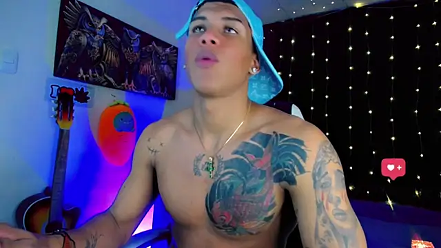 Snapshot of Damian_latinxxx chatting on January 2025 05:31:01 AM Damian latinxxx online show from January 2025 05:31:01 AM