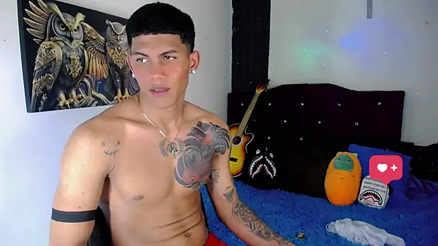 Snapshot of Damian_latinxxx chatting on January 2025 09:17:02 AM Damian latinxxx online show from January 2025 09:17:02 AM