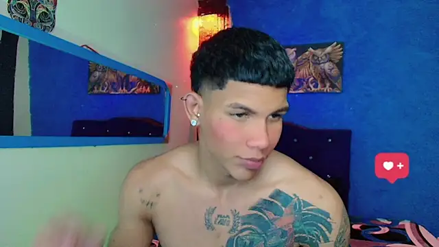 Snapshot of Damian_latinxxx chatting on January 2025 06:28:01 AM Damian latinxxx online show from January 2025 06:28:01 AM