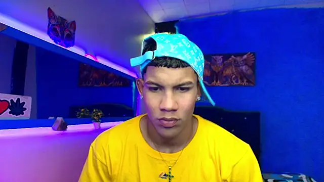 Snapshot of Damian_latinxxx chatting on January 2025 07:14:01 AM Damian latinxxx online show from January 2025 07:14:01 AM