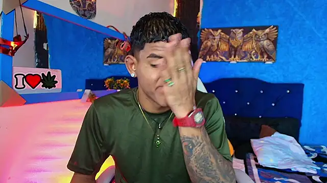 Snapshot of Damian_latinxxx chatting on January 2025 02:51:01 AM Damian latinxxx online show from January 2025 02:51:01 AM