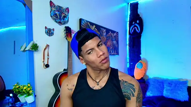 Snapshot of Damian_latinxxx chatting on January 2025 09:15:01 AM Damian latinxxx online show from January 2025 09:15:01 AM