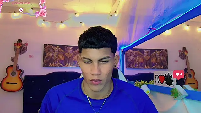 Snapshot of Damian_latinxxx chatting on February 2025 05:40:01 PM Damian latinxxx online show from February 2025 05:40:01 PM