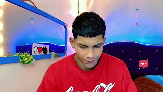 Snapshot of Damian_latinxxx chatting on February 2025 05:29:02 AM Damian latinxxx online show from February 2025 05:29:02 AM
