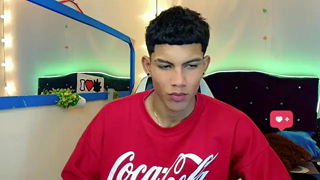 Snapshot of Damian_latinxxx chatting on February 2025 08:33:02 AM Damian latinxxx online show from February 2025 08:33:02 AM