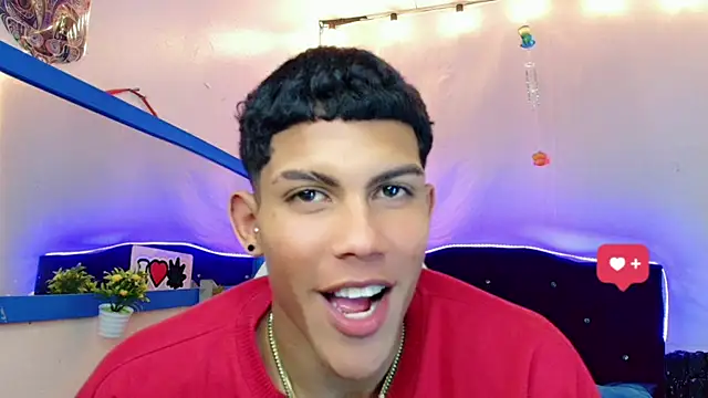 Snapshot of Damian_latinxxx chatting on February 2025 11:36:01 AM Damian latinxxx online show from February 2025 11:36:01 AM