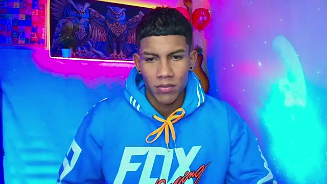 Snapshot of Damian_latinxxx chatting on February 2025 10:10:01 PM Damian latinxxx online show from February 2025 10:10:01 PM