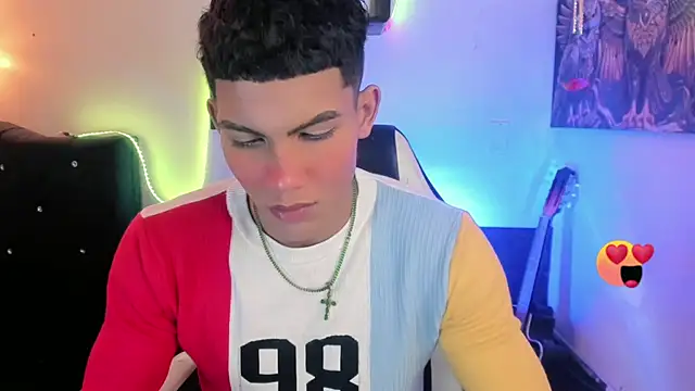Snapshot of Damian_latinxxx chatting on February 2025 02:38:01 AM Damian latinxxx online show from February 2025 02:38:01 AM