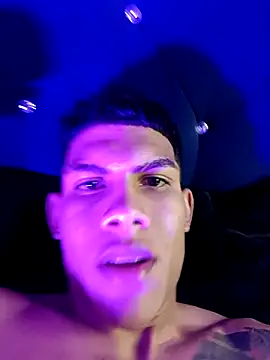 Snapshot of Damian_latinxxx chatting on February 2025 11:01:02 AM Damian latinxxx online show from February 2025 11:01:02 AM