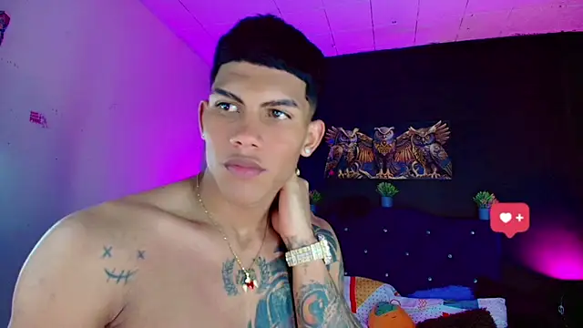 Snapshot of Damian_latinxxx chatting on February 2025 03:04:02 AM Damian latinxxx online show from February 2025 03:04:02 AM