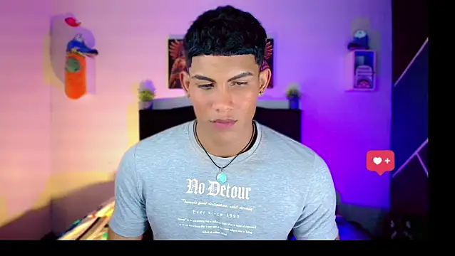 Snapshot of Damian_latinxxx chatting on March 2025 06:10:01 AM Damian latinxxx online show from March 2025 06:10:01 AM