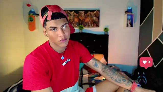 Snapshot of Damian_latinxxx chatting on March 2025 06:06:02 AM Damian latinxxx online show from March 2025 06:06:02 AM