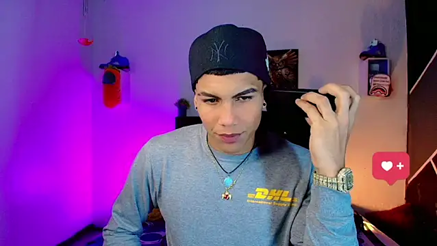Snapshot of Damian_latinxxx chatting on March 2025 03:00:02 AM Damian latinxxx online show from March 2025 03:00:02 AM