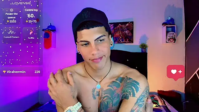Snapshot of Damian_latinxxx chatting on March 2025 09:03:02 AM Damian latinxxx online show from March 2025 09:03:02 AM