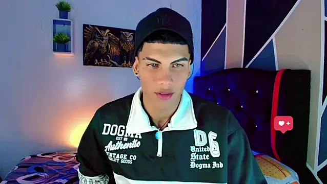 Snapshot of Damian_latinxxx chatting on March 2025 02:23:01 PM Damian latinxxx online show from March 2025 02:23:01 PM